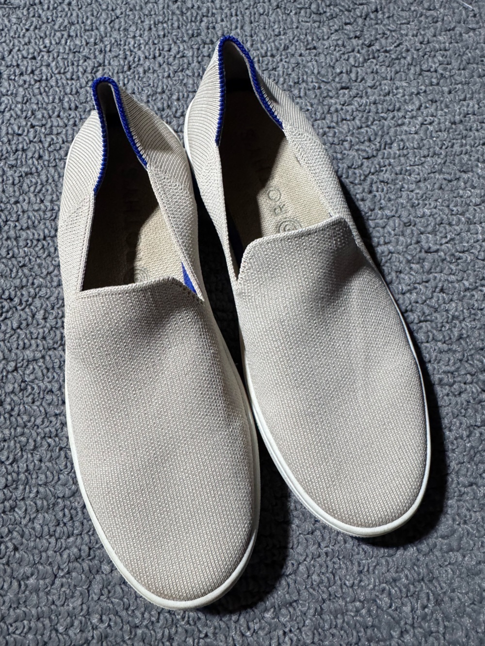 Rothy’s pull on knit sneaker in Sand Size 9